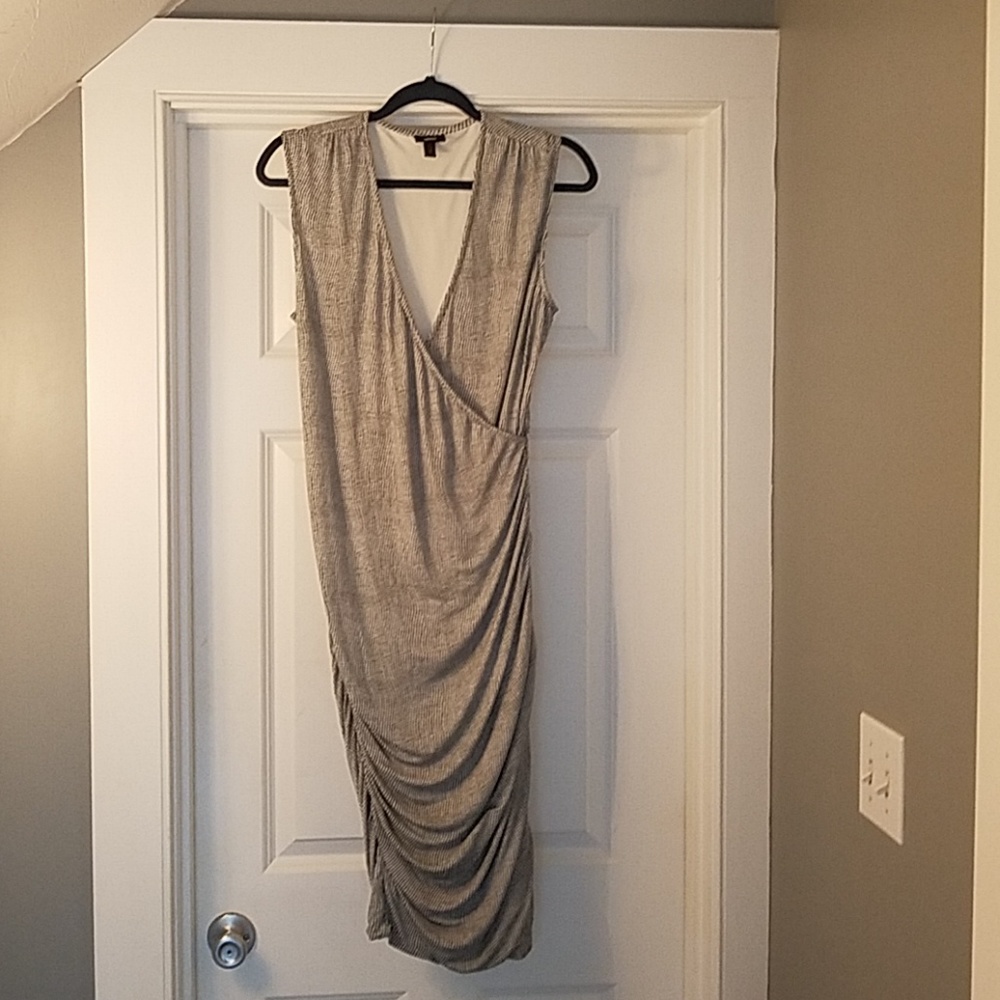 Flattering Mossimo wrap scrunch dress